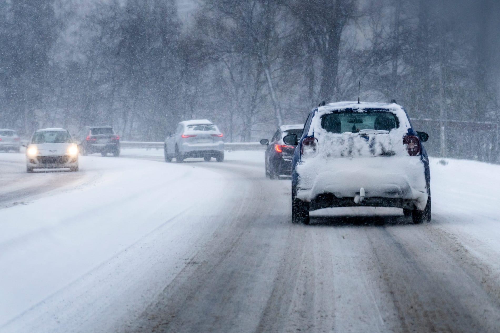 Halka, dålig sikt och snörök väntar södra Sverige.
