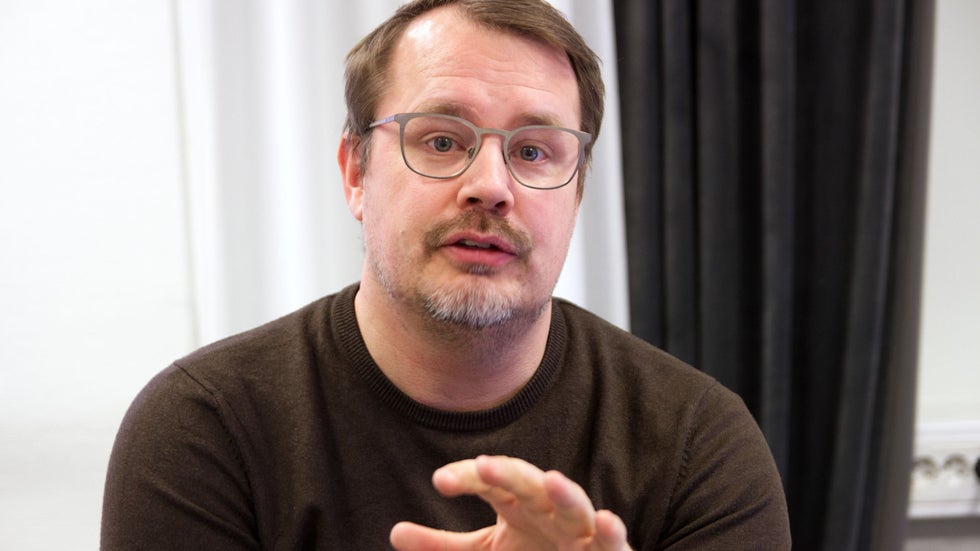 Jonas Rask Samuelsson (C) klargör att C kommer att rösta nej till det inkomna anbudet om Älvhallarna.