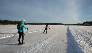 Här kan du åka skridskor på sjöisbanor i Huddinge
