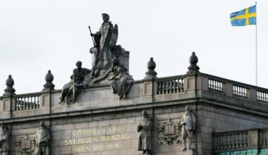 Moder Svea går på knäna – men fortsätter ge mer än hon har