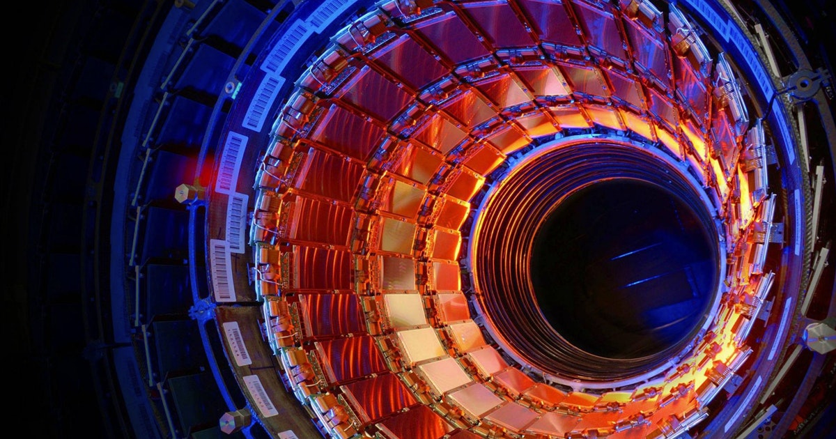 Följ med in i partikelacceleratorn: Extrema energier genererar världens snabbaste partiklar