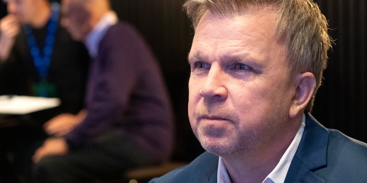 Richard Herrey gör comeback – i annat parti