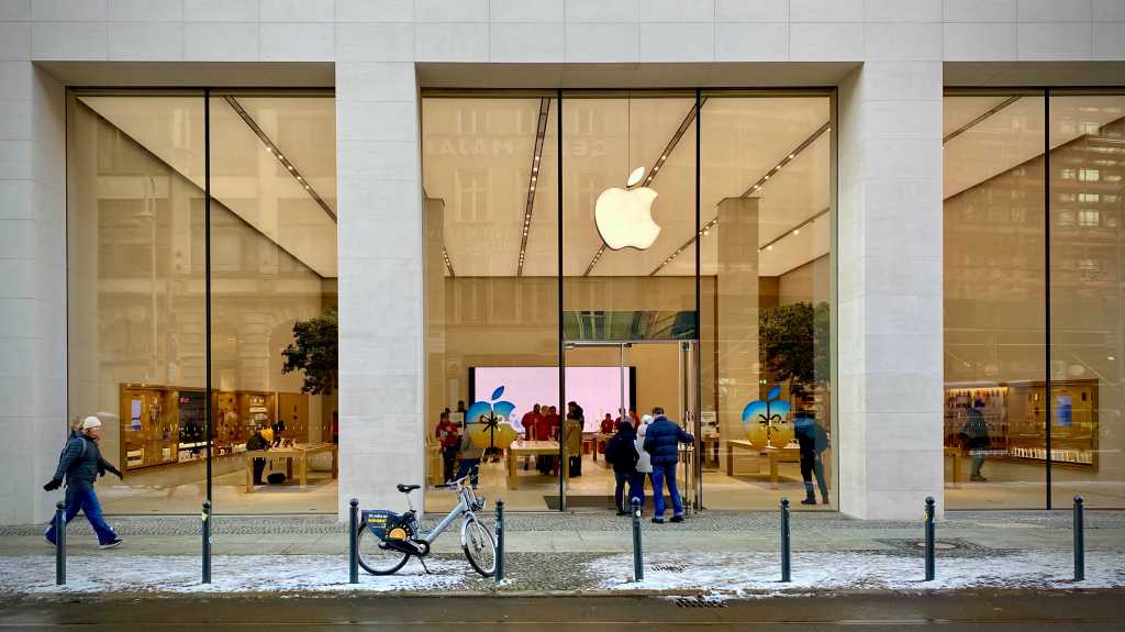 Apple Store Berlin im Winter