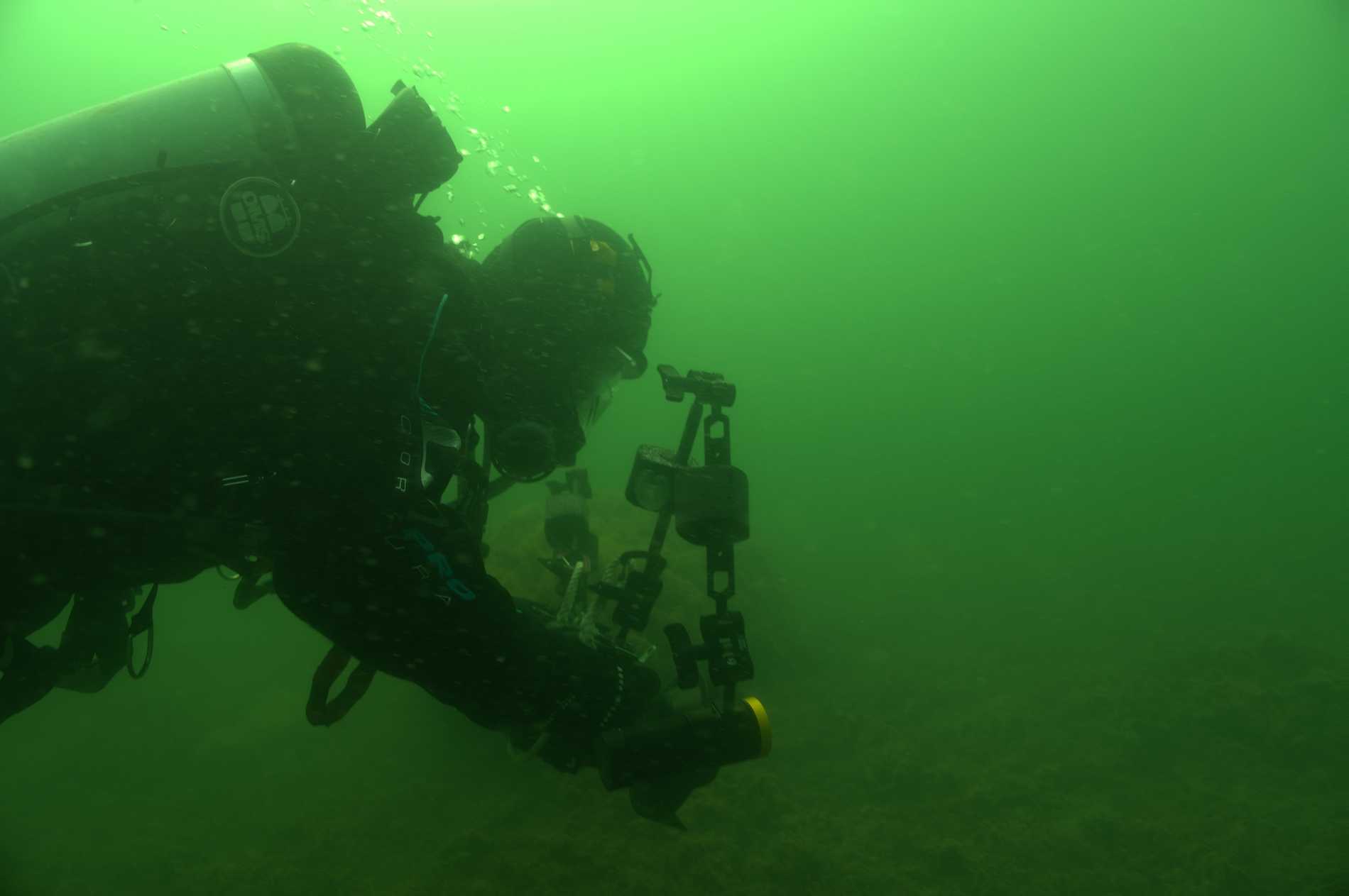 Marinarkeologer från Nationalmuseet vid vraket efter Havmanden.