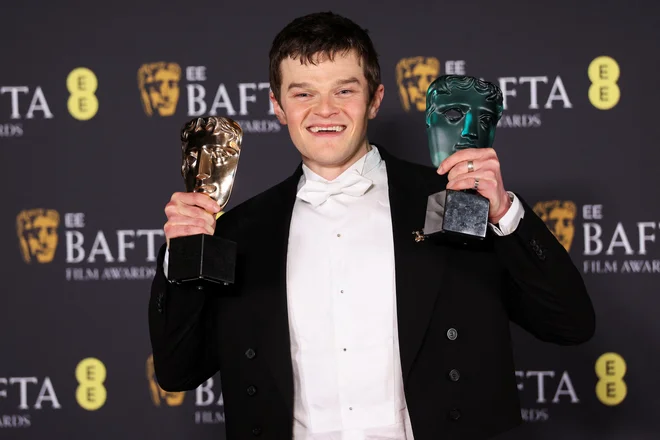 Zmagovalec večera je vsekakor 33-letni Robert Aramayo. FOTO: Suzanne Plunkett/Reuters