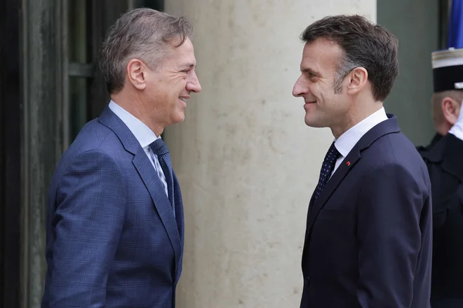 Robert Golob in Emmanuel Macron se danes nista prvič srečala. FOTO: Ludovic Marin Afp