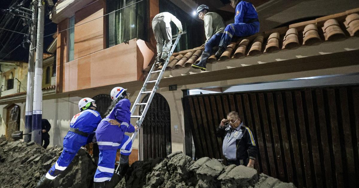 V strmoglavljenju umrlo 15 ljudi, tudi sedem mladoletnikov