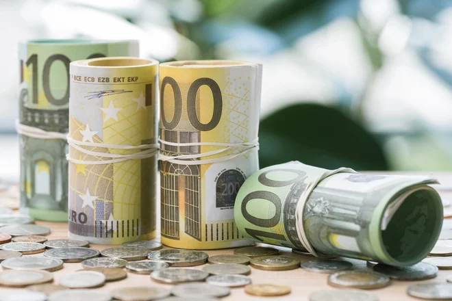 Pri tokratni izdaji tako imenovanih ljudskih obveznic država ni omejila zneska izdaje. FOTO: Depositphotos