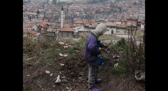 Med vojno v BiH je umrlo skoraj 100.000 ljudi, od tega polovica civilistov. FOTO: Arhiv Cd