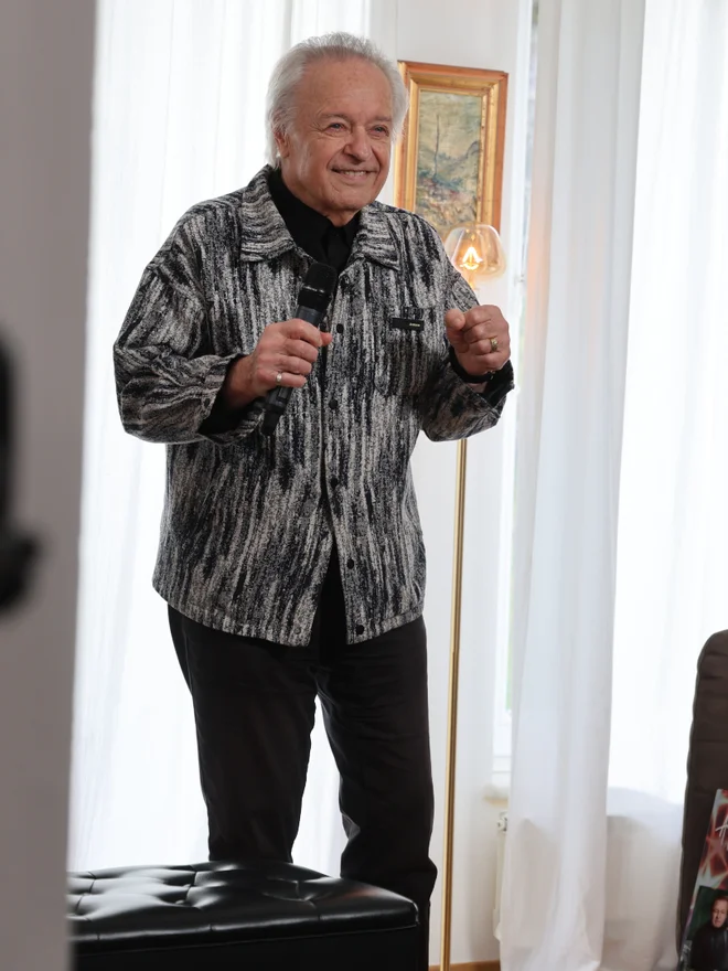 Tudi Alfi je že zapel v njeni oddaji.