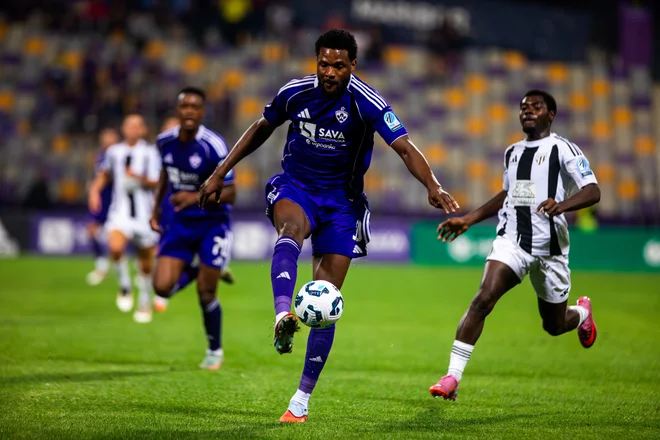 Benjamin Tetteh spomladi še ni zabil gola, a je še vedno prvi strelec v 1. SNL. FOTO: Jan Herlič/Sportida