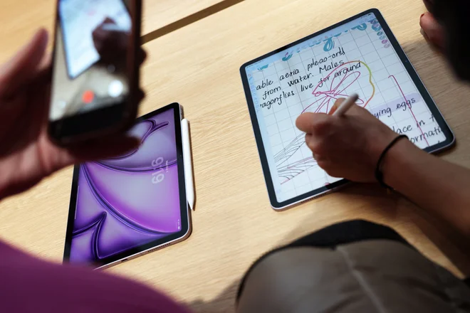 Ipad air je dobil močnejši procesor. FOTO: Shannon Stapleton/Reuters
