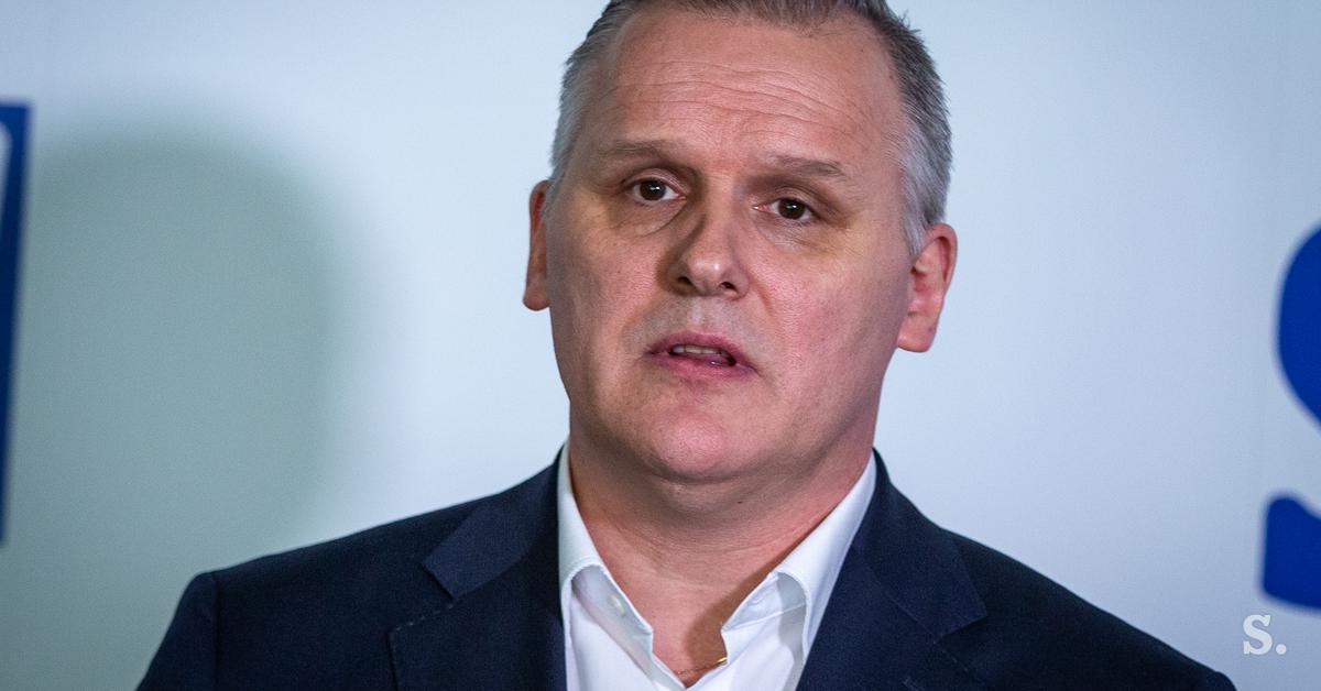Minister Kumer: Kljub ukrepom vlade se bo liter dizla in kurilnega olja podražil za okoli 12 centov