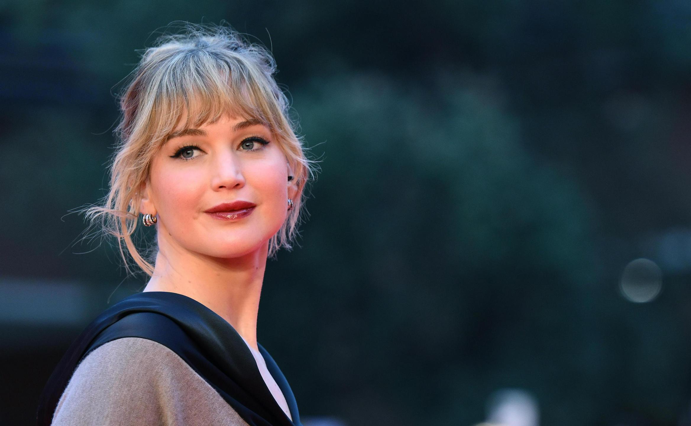 Za Jennifer Lawrence je to prvo sodelovanje z legendarnim Martinom Scorsesejem. Foto: EPA Za Jennifer Lawrence je to prvo sodelovanje z legendarnim Martinom Scorsesejem. Foto: EPA