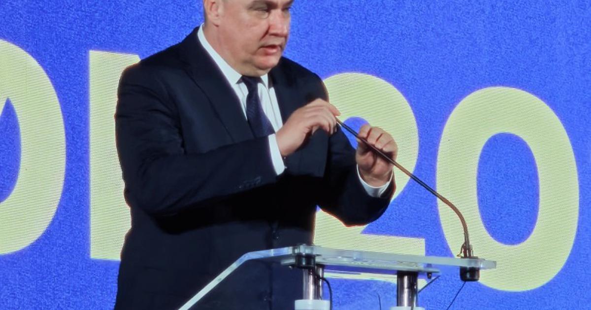Ob teh besedah Zorana Milanovića smo zbrani v dvorani zastrigli z ušesi