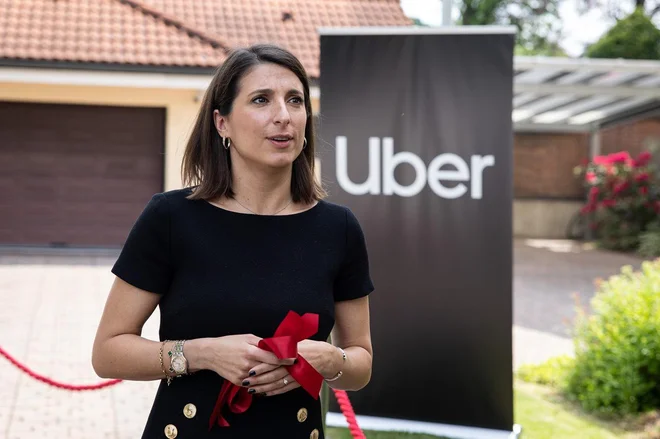 Morena Šimatić, direktorica Uberja za Slovenijo in Hrvaško, pravi, da želijo z lokalnimi partnerji graditi dolgoročno sodelovanje in postati zaupanja vreden del mariborskega mobilnostnega ekosistema. FOTO: Koka Press/Uber