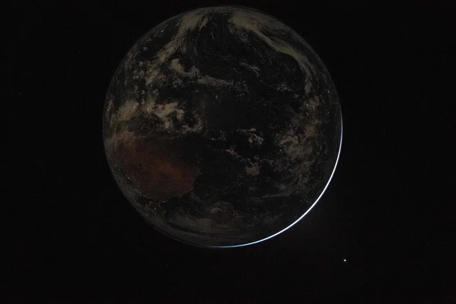 V temi. FOTO: Reid Wiseman/Nasa/AFP


 

