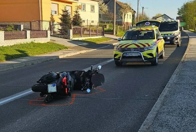Motor je obležal sredi ceste. FOTO: Oste Bakal