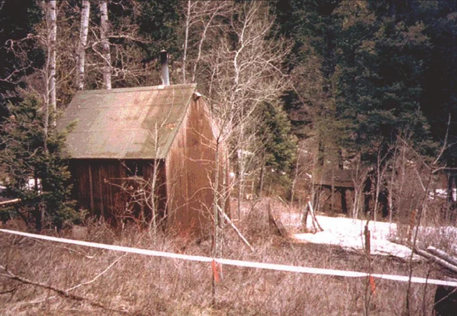 Koča v Montani, kjer so Kaczynskega prijeli aprila 1996. VIR: FBI