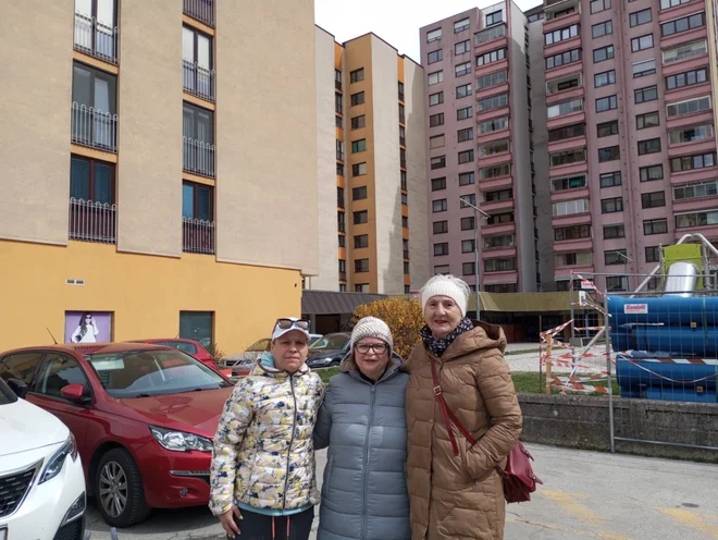 Srčne Jeseničanke Sandra Jakelj, Hasna Dugonjić in Dragica Rožič FOTO: osebni arhiv
