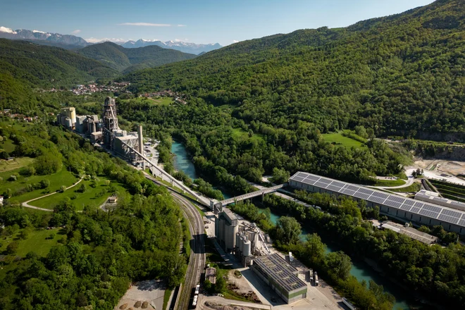 V Anhovem se začenja projekt Aurora, ki odpira novo poglavje preobrazbe industrijskega prostora. FOTO: Alpacem
