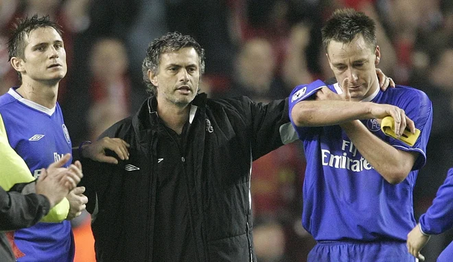 Frank Lampard (levo) se je odličnop ujel s Josejem Mourinhom in še neo Chelseajevo legendo Johnom Terryjem. FOTO: Ian Hodgson/Reuters Pictures