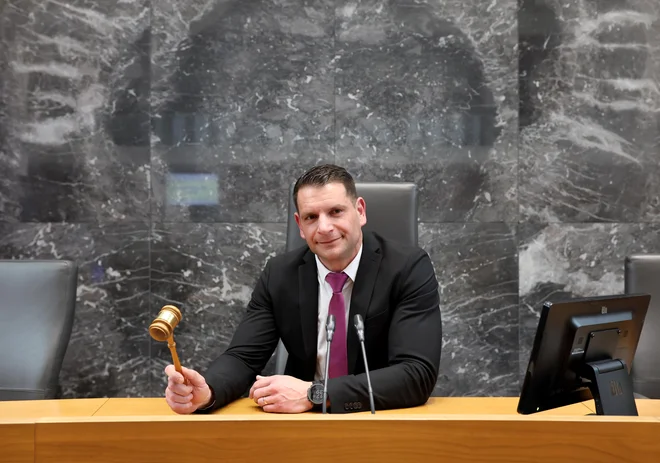 Zoran Stevanović sicer vztraja, da v vlado z Janezom Janšo zagotovo ne gredo, ker da so se zavezali, da z njim ne bodo koalicijsko sodelovali. FOTO: Blaz Samec