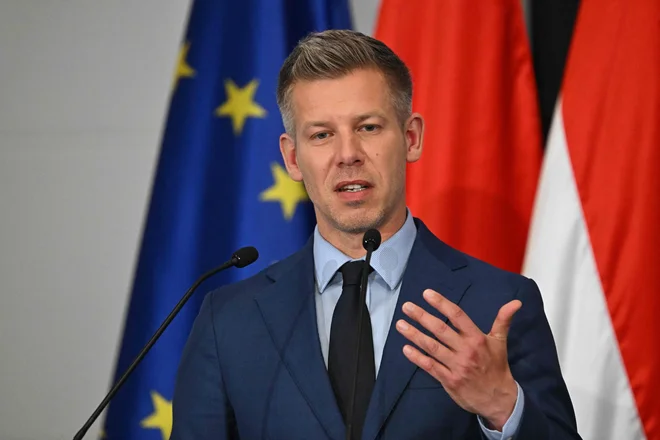 Péter Magyar je dal vedeti, da si bo Budimpešta tudi pod njegovo vlado prizadevala ostati pomemben akter evropske politike. FOTO: Attila Kisbenedek/AFP