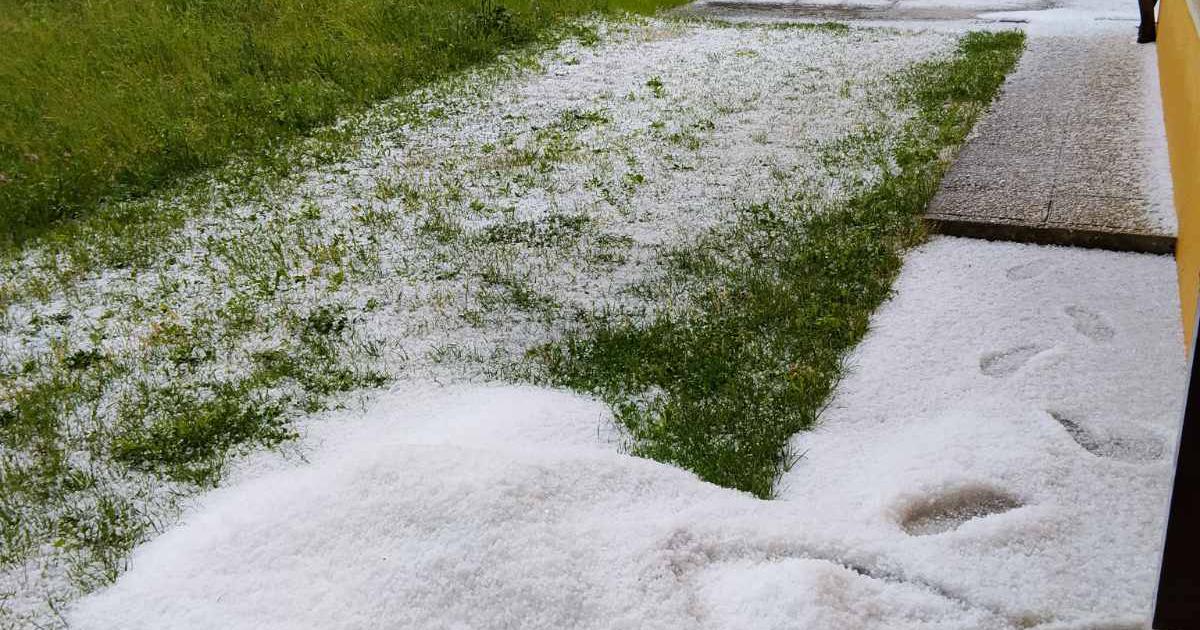 Toča po Sloveniji klesti tudi danes, bralec nam je poslal video
