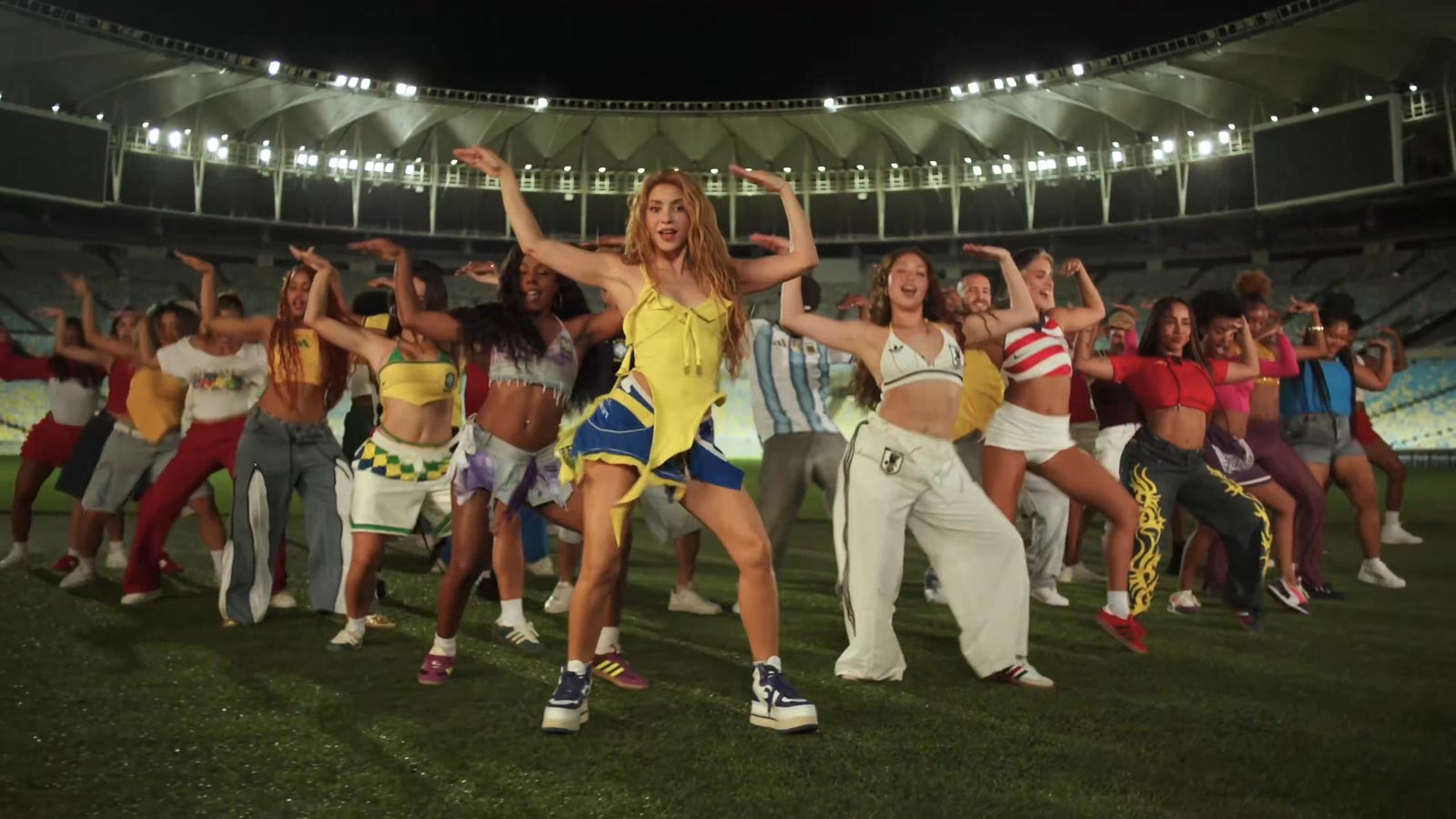 Shakira se vrača na mundial: po Waka Waki prihaja 'Dai, Dai' – VIDEO - Novica
