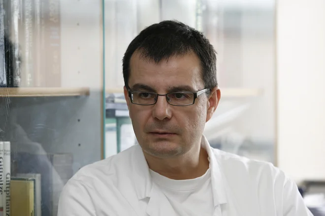 Planinka je prejela dva odmerka protistrupa, je pojasnil Miran Brvar, vodja Centra za toksikologijo in farmakologijo v UKC Ljubljana. FOTO: Črt Majcen