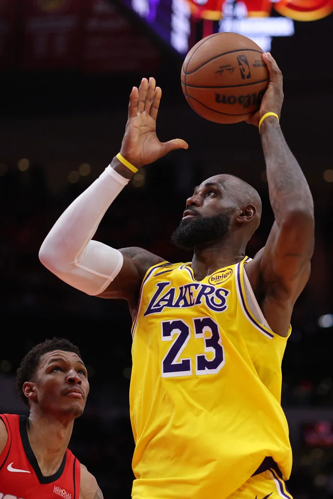 Neuničljivi LeBron James je bil ključni mož zmage moštva iz Los Angelesa na tekmi v Houstonu.