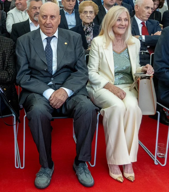 Takšne modele videvamo pri luksuznih znamkah, kot so Valentino, Gucci, Louis Vuitton, Christian Louboutin in Casadei. FOTO: Voranc Vogel