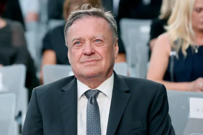Zoran Janković meni, da so Žale namenjene Ljubljančanom. FOTO: Blaž Samec