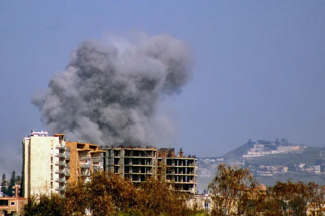 Izrael še naprej napada Libanon. FOTO: Kawnat Haju/AFP