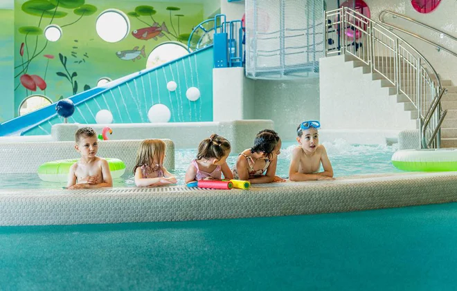 Notranji bazeni, družinski spa programi in savne poskrbijo, da oddiha ne pokvari niti slabo vreme. FOTO: Le Primore