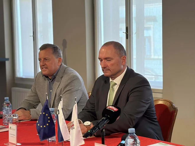 Peter Pribožič (levo), predsednik organizacijskega odbora festivala, ter Jože Podgoršek, predsednik Kmetijsko-gozdarske zbornice Slovenije