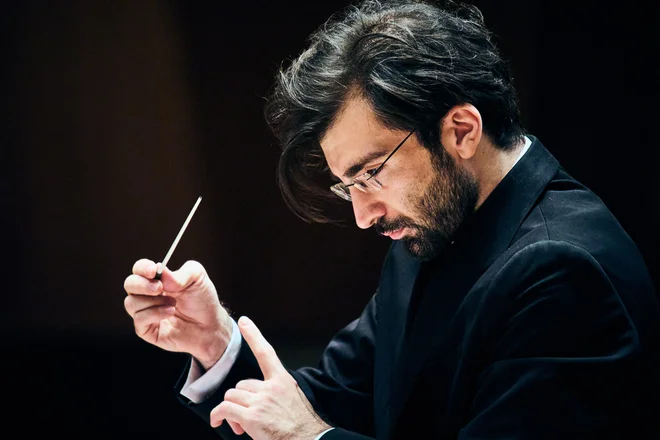 Glavni dirigent Orkestra Slovenske filharmonije Kahi Solomnišvili, FOTO: Taira Tairadate