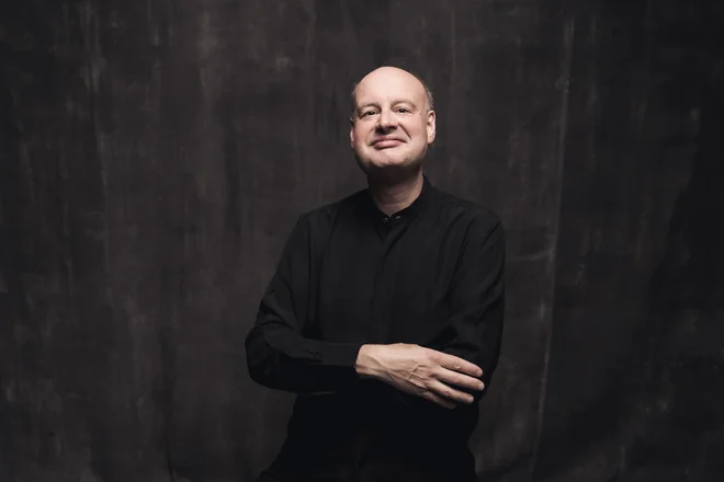 Glavni dirigent Zbora Slovenske filharmonije Stephen Layton, FOTO: Matthew Johnson