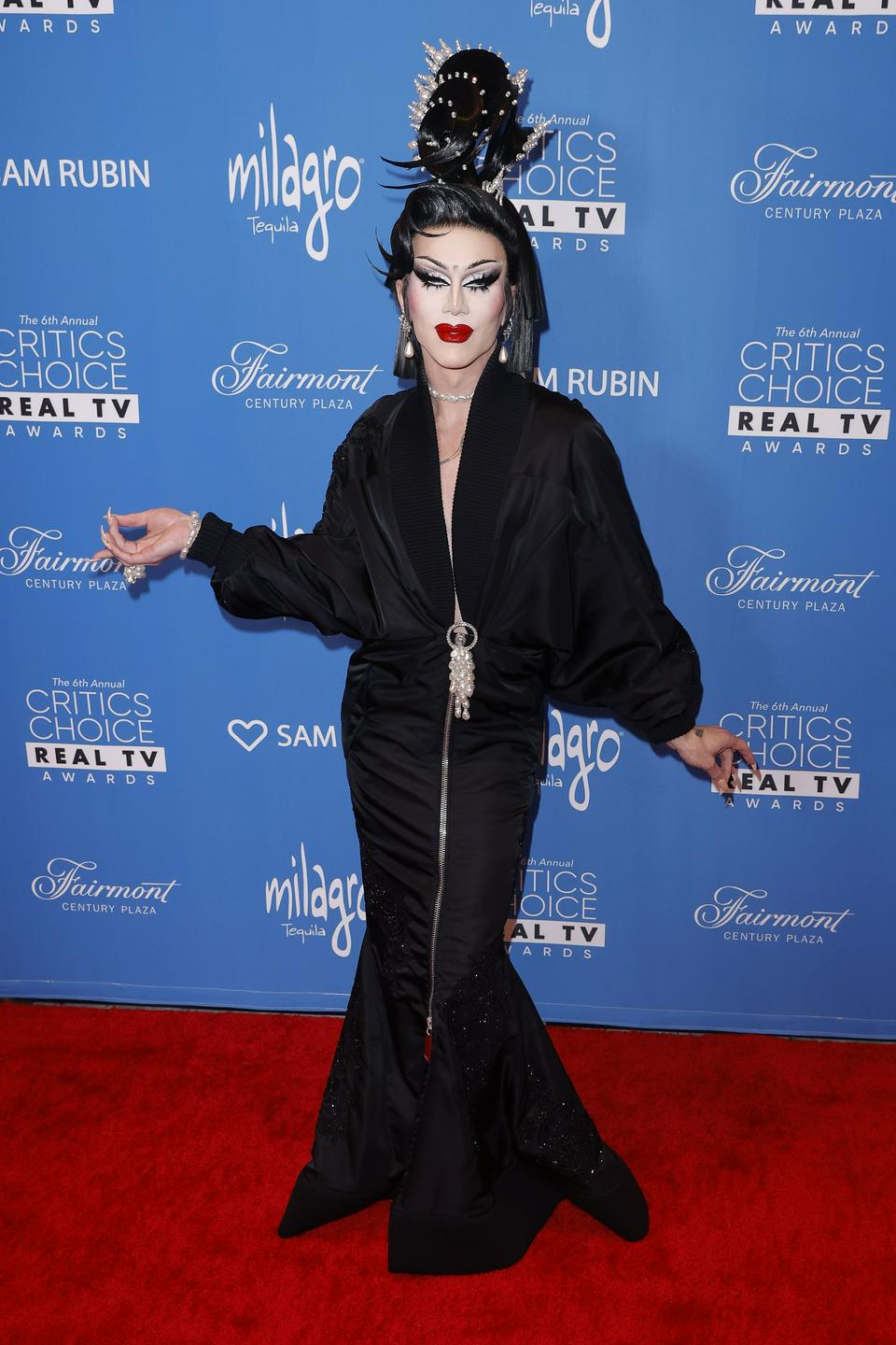 Sasha Velour je globalno zaslovela po zaslugi šova RuPaul's Drag Race, v katerem je izstopala po svojih avantgardnih kostumih, inteligentnem humorju in poglobljenem poznavanju LGBT-zgodovine. Foto: EPA Sasha Velour je globalno zaslovela po zaslugi šova RuPaul's Drag Race, v katerem je izstopala po svojih avantgardnih kostumih, inteligentnem humorju in poglobljenem poznavanju LGBT-zgodovine. Foto: EPA
