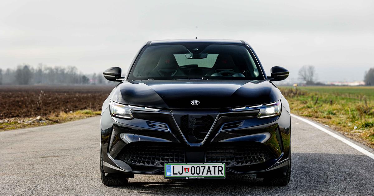 Alfa romeo junior elettrica 280 veloce – športni električni križanec s 280 KM