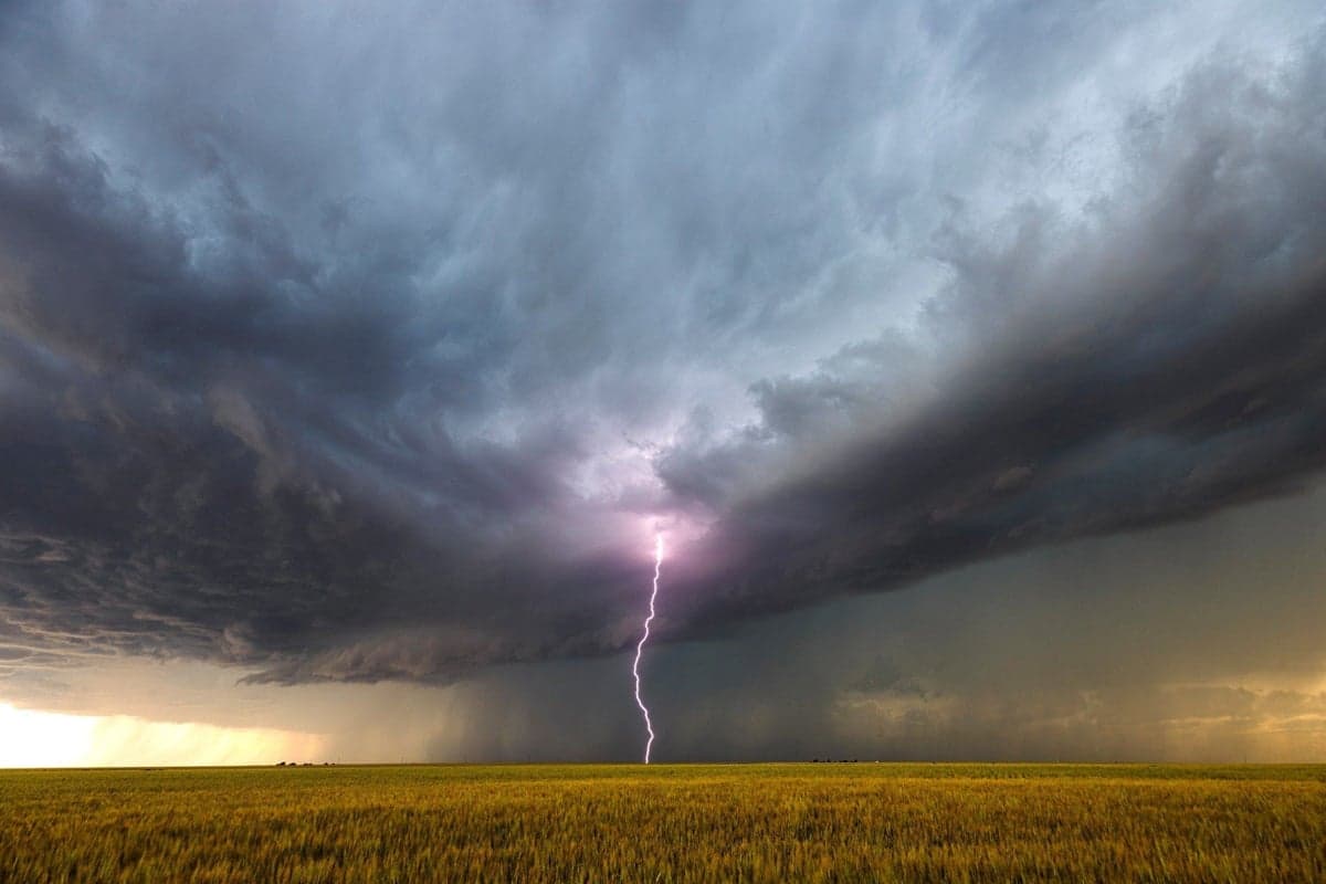 (FOTO in VIDEO) Zametek tornada: Izjemen pogled v nebo nad Apačami, v Mariboru toča, to nas čaka v prihodnjih dneh ...