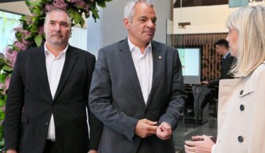 Bitka za vrh Javnega holdinga Maribor: Razpis za direktorja odpira nova vprašanja