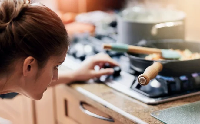 Kaj bi bilo pametno dati v lonec? FOTO: Peopleimages Shutterstock