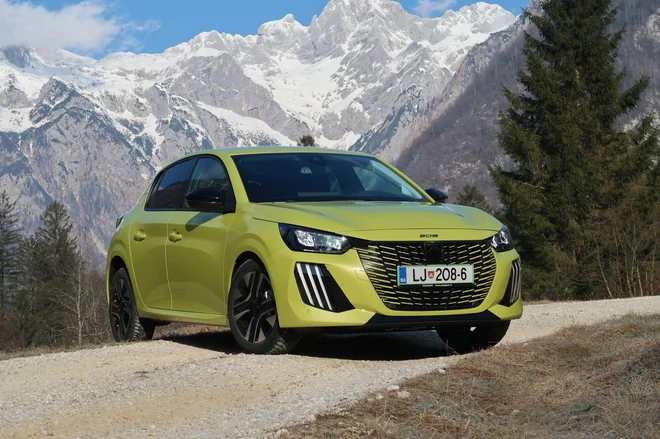 Motor Turbo 100 razvije 101 konjsko moč in 205 njutonmetrov navora, ki je na voljo že pri nizkih vrtljajih. FOTO: Peugeot