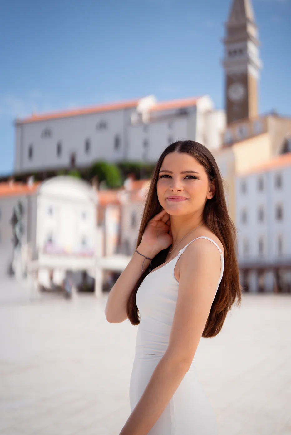 Lani je svojo prvo pesem posnela s Čuki, letos je izdala solo skladbo. FOTO: Jaka Bizjak in osebni arhiv
