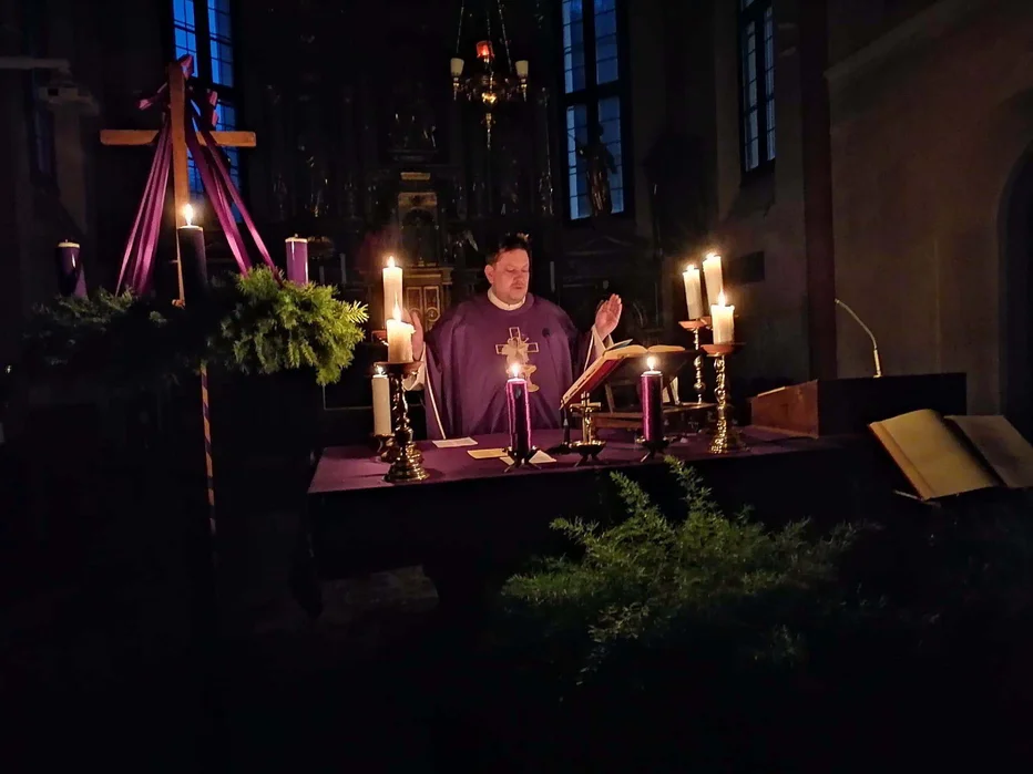 »Gospod, daj mu večni mir in pokoj in večna luč naj mu sveti. Naj počiva v miru,« so prosili na spletni strani župnije. FOTO: Župnija sv. Ane Fram