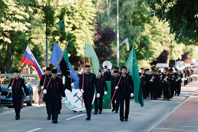 Parada rudarjev skozi Velenje je vsako leto prava paša za oči. FOTO: Matija Marinšek