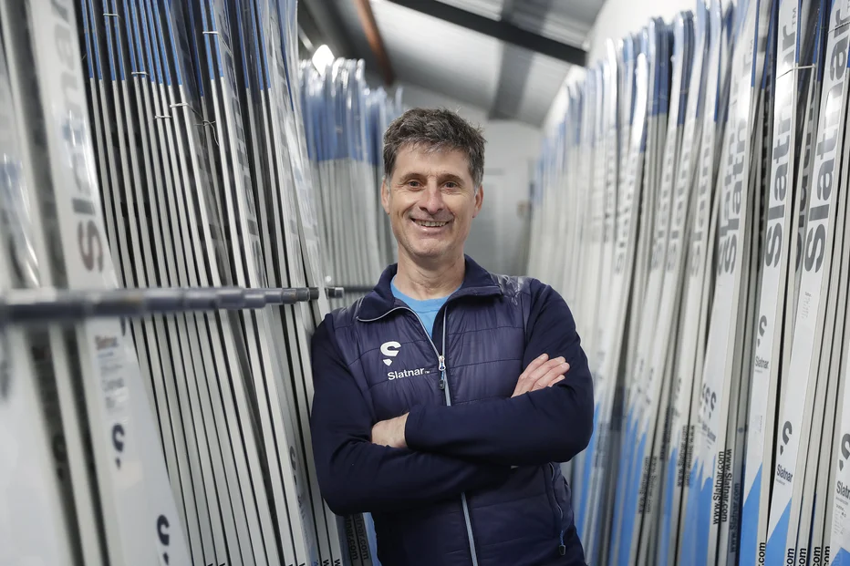 Peter Slatnar pravi, da skoke v glavnem poganjajo entuziasti in prostovoljci. FOTO: Leon Vidic