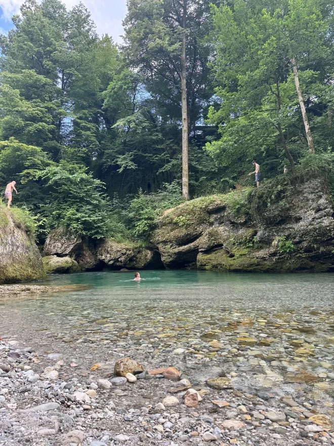 Rekla Kokra privablja vedno več obiskovalcev. FOTO: Delo